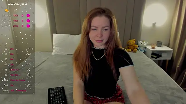 MikaBloom online show from 03/06/26, 01:57