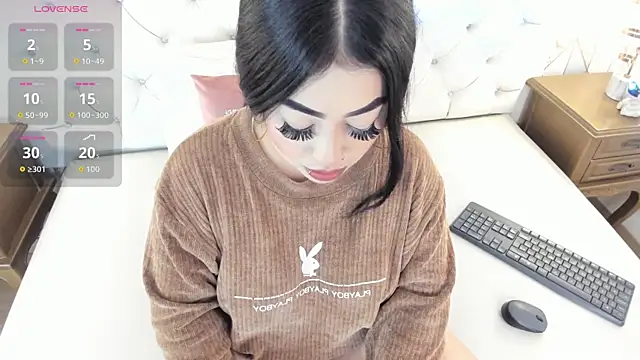 Snapshot of MeganStar__ chatting on 10/05/25, 11:52 MeganStar online show from 10/05/25, 11:52