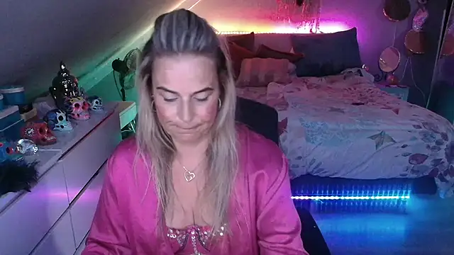 Mrs-Aurora online show from 05/16/26, 07:01