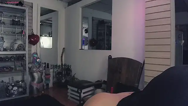 xinamora online show from 11/07/25, 05:07