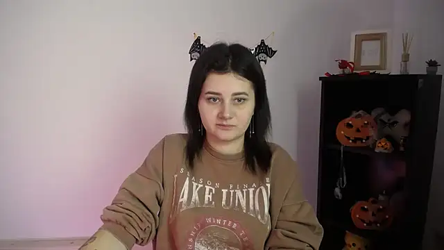 Katrin kiss  online show from 11/10/25, 12:26