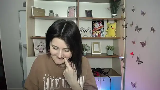 Katrin kiss  online show from 04/07/26, 10:26