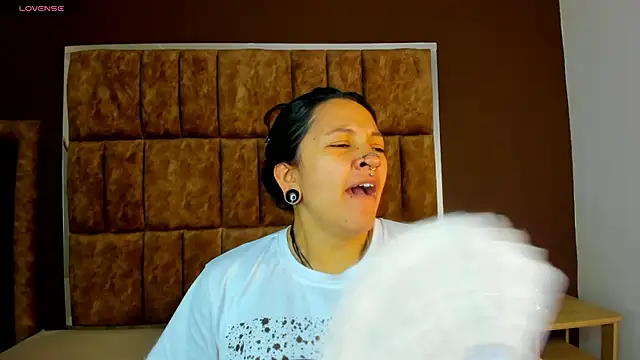 Kitty ravee online show from 09/15/25, 07:36