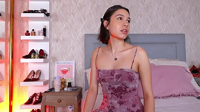 Sofy Bradd online show from 12/22/25, 06:43