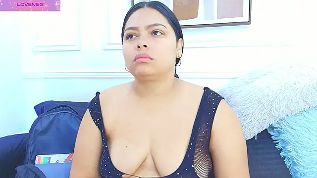 Snapshot of Daisy_Price chatting on 11/06/25, 11:33 Daisy Price online show from 11/06/25, 11:33