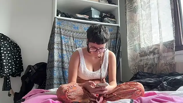 NIQUE TARAXX online show from 10/01/25, 10:10