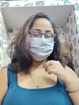 nisha 1110 online show from 11/18/25, 03:16