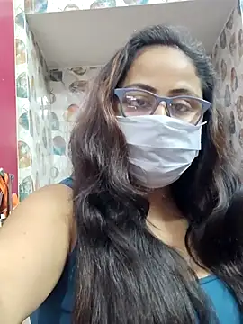 nisha 1110 online show from 12/13/25, 07:53