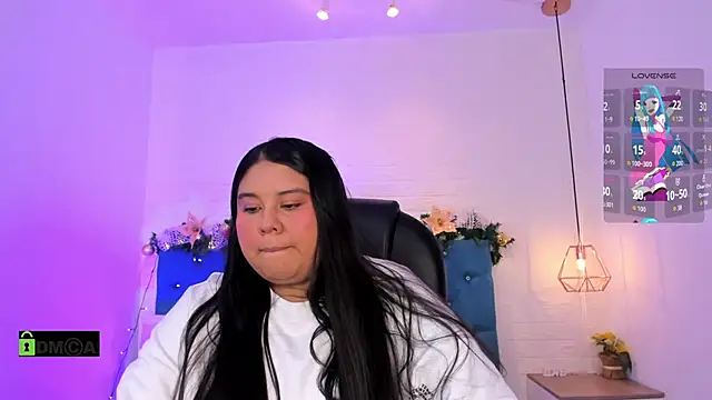 Snapshot of julieta_miller01 chatting on 12/05/25, 06:15 julieta miller01 online show from 12/05/25, 06:15