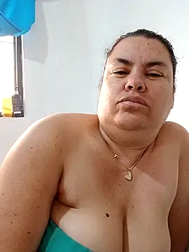 Snapshot of yaneth_ chatting on 11/02/25, 12:40 yaneth online show from 11/02/25, 12:40