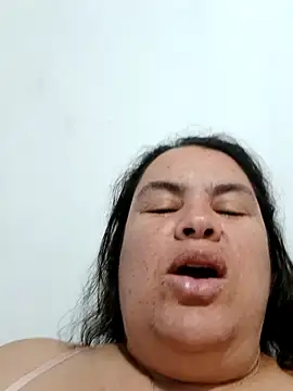 Snapshot of yaneth_ chatting on 11/03/25, 10:42 yaneth online show from 11/03/25, 10:42