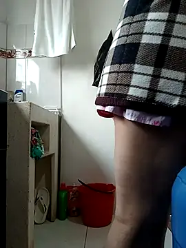 Snapshot of yaneth_ chatting on 11/10/25, 01:32 yaneth online show from 11/10/25, 01:32