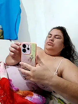 Snapshot of yaneth_ chatting on 11/12/25, 10:48 yaneth online show from 11/12/25, 10:48