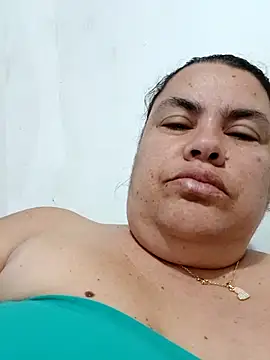 Snapshot of yaneth_ chatting on 11/21/25, 11:25 yaneth online show from 11/21/25, 11:25