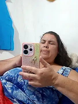 Snapshot of yaneth_ chatting on 11/23/25, 11:48 yaneth online show from 11/23/25, 11:48