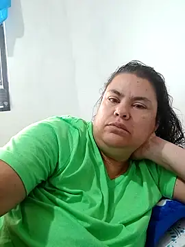 Snapshot of yaneth_ chatting on 11/26/25, 11:44 yaneth online show from 11/26/25, 11:44