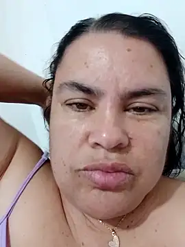 Snapshot of yaneth_ chatting on 11/29/25, 12:46 yaneth online show from 11/29/25, 12:46