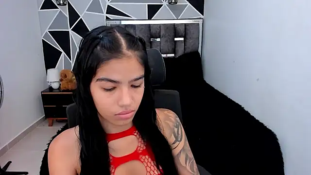 Snapshot of valeria-duarte chatting on 05/09/26, 02:22 valeria-duarte online show from 05/09/26, 02:22