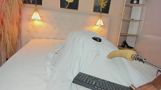 Cinnamon Star online show from 02/07/26, 12:20