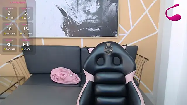 olivia russo  online show from 11/13/25, 08:08