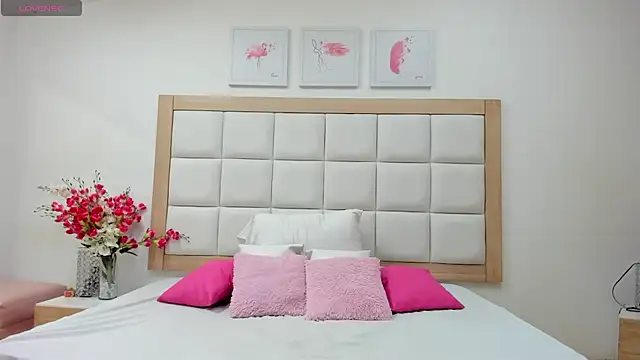 MiaBlakeee online show from 10/01/25, 08:15