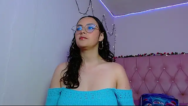 manumeow1 online show from 12/21/25, 09:55