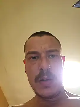 Snapshot of Tclarke93 chatting on 11/11/25, 04:07 Tclarke93 online show from 11/11/25, 04:07