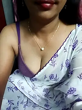 Snapshot of hotsana79 chatting on 10/11/25, 04:38 hotsana79 online show from 10/11/25, 04:38