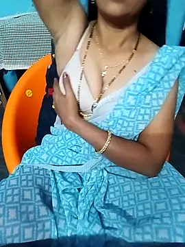 Snapshot of hotsana79 chatting on 12/04/25, 06:55 hotsana79 online show from 12/04/25, 06:55