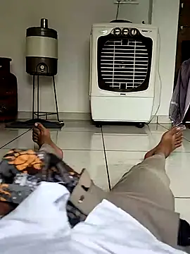 Snapshot of dhruve2010 chatting on 09/12/25, 08:25 dhruve2010 online show from 09/12/25, 08:25