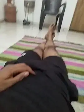 Snapshot of dhruve2010 chatting on 10/11/25, 06:17 dhruve2010 online show from 10/11/25, 06:17