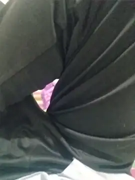 Snapshot of dhruve2010 chatting on 11/04/25, 04:06 dhruve2010 online show from 11/04/25, 04:06