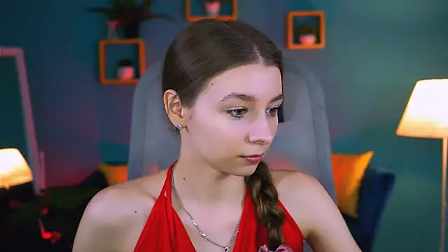 JulieDaniel online show from 10/28/25, 04:27