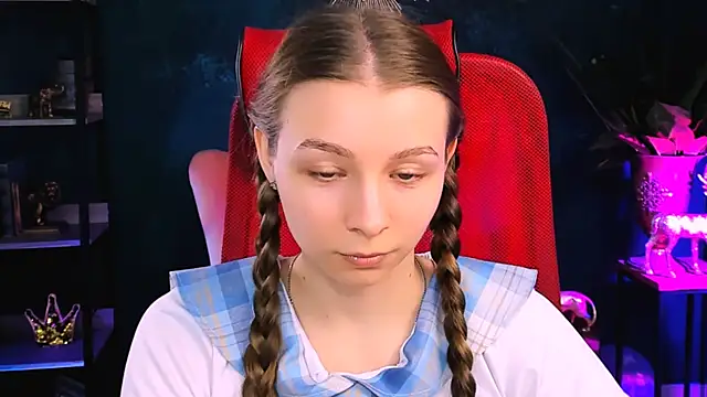 JulieDaniel online show from 11/11/25, 04:45