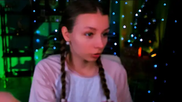 JulieDaniel online show from 12/17/25, 09:48