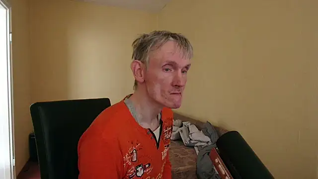 Snapshot of k74robert chatting on 02/08/26, 12:19 k74robert online show from 02/08/26, 12:19