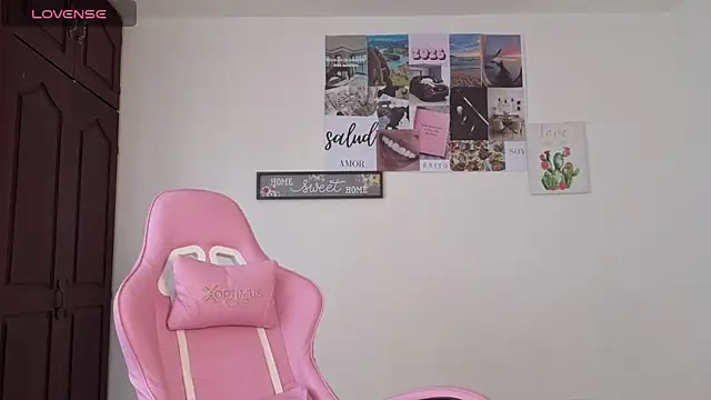 Veronika  Winslow  online show from 02/24/26, 05:00