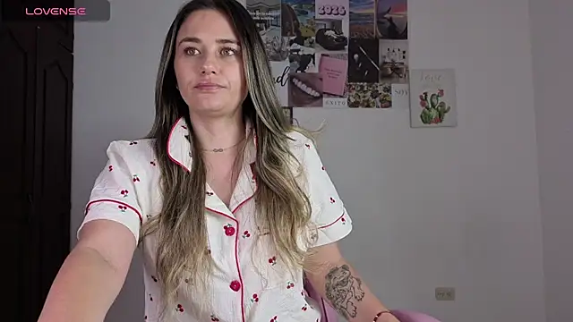 Veronika  Winslow  online show from 02/25/26, 09:19