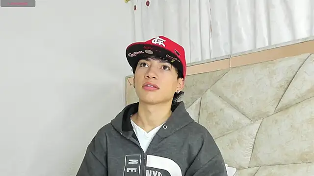 Snapshot of Thiago_Divine_ chatting on 09/17/25, 01:13 Thiago Divine online show from 09/17/25, 01:13