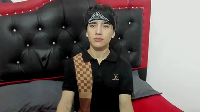 Snapshot of Thiago_Divine_ chatting on 10/20/25, 08:53 Thiago Divine online show from 10/20/25, 08:53