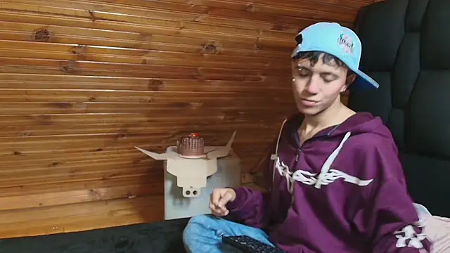 Snapshot of Thiago_Divine_ chatting on 10/30/25, 05:20 Thiago Divine online show from 10/30/25, 05:20