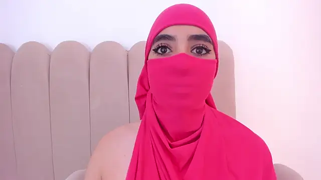 Snapshot of nayiraa_ chatting on 02/23/26, 06:38 nayiraa online show from 02/23/26, 06:38