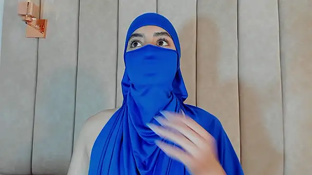 Snapshot of nayiraa_ chatting on 03/04/26, 09:21 nayiraa online show from 03/04/26, 09:21