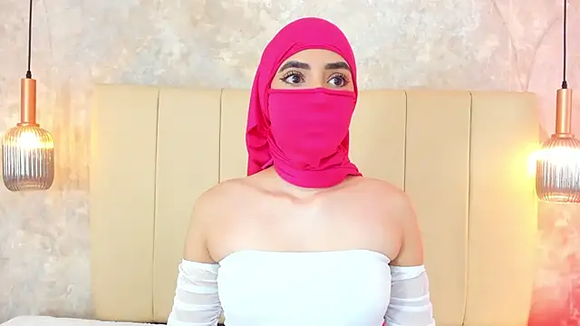 nayiraa  online show from 04/06/26, 11:55