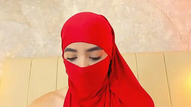 Snapshot of nayiraa_ chatting on 05/12/26, 11:40 nayiraa online show from 05/12/26, 11:40