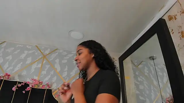 LisaMendez online show from 04/15/26, 03:57