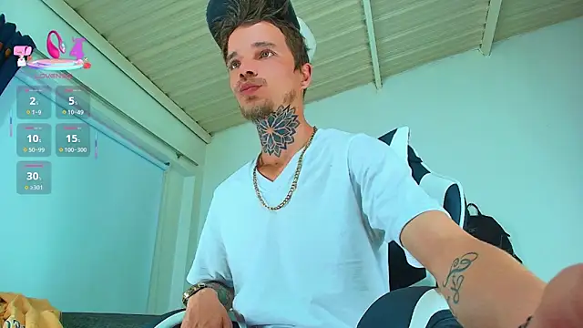 Snapshot of Gold_Loyal77 chatting on 09/26/25, 10:25 Gold Loyal77 online show from 09/26/25, 10:25