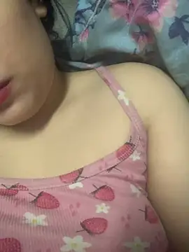 Snapshot of Roubi99six chatting on 12/19/25, 09:00 Roubi99six online show from 12/19/25, 09:00