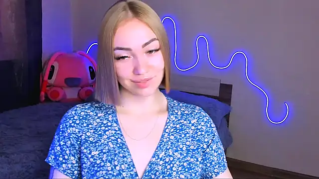 LaraKrein lk online show from 09/15/25, 11:10