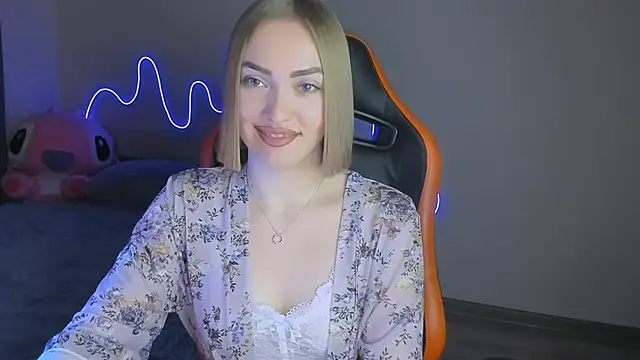 LaraKrein lk online show from 11/24/25, 03:12